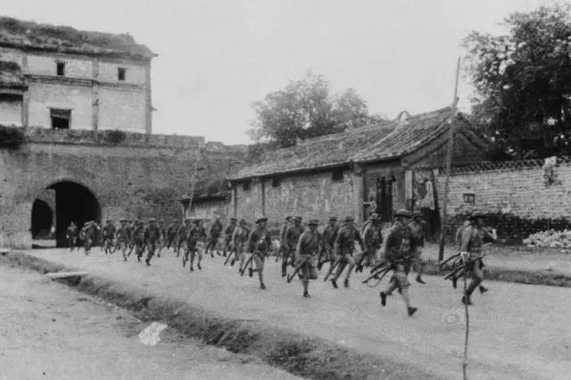 1937-1945年：抗日战争